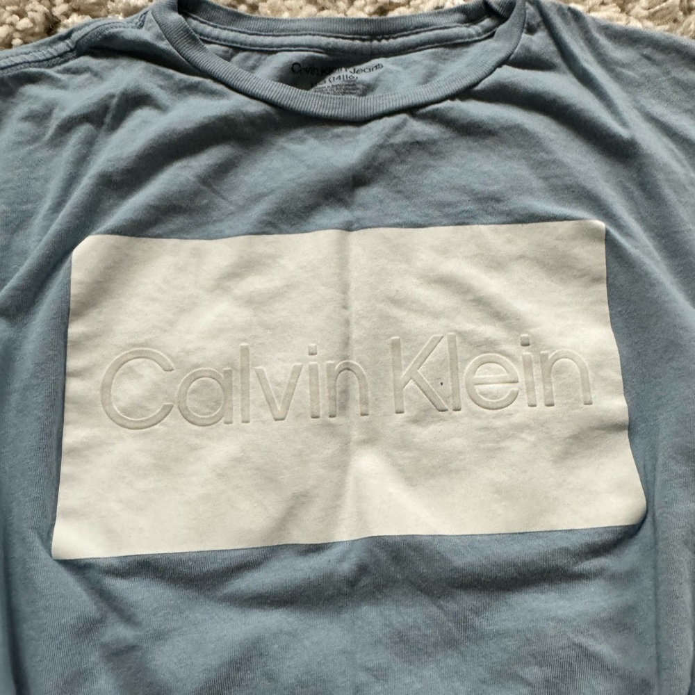 Calvin Klein jeans, light blue pastel color block Summer Street style sh… - Picture 2 of 4